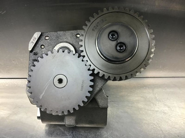 Liebherr Lubricating Oil Pump - Масляний насос: фото 3 Liebherr Lubricating Oil Pump - Масляний насос: фото 3