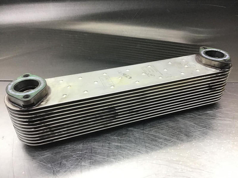 Liebherr Oil Cooler - Масляний радіатор: фото 2 Liebherr Oil Cooler - Масляний радіатор: фото 2