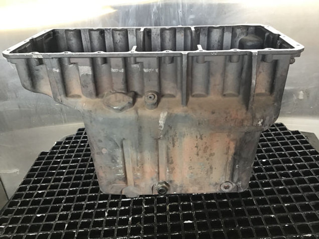 Liebherr Oil Sump - Картер: фото 2 Liebherr Oil Sump - Картер: фото 2