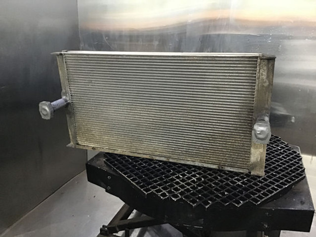 Liebherr Oilcooler - Масляний радіатор: фото 1 Liebherr Oilcooler - Масляний радіатор: фото 1