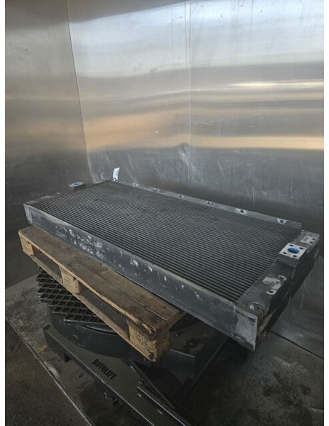 Liebherr Oilcooler - Масляний радіатор: фото 1 Liebherr Oilcooler - Масляний радіатор: фото 1