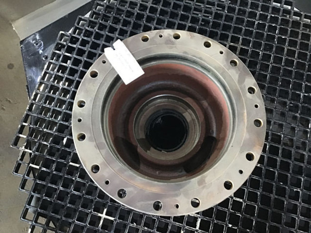 Liebherr Output Shaft Housing - Гідравліка: фото 3 Liebherr Output Shaft Housing - Гідравліка: фото 3