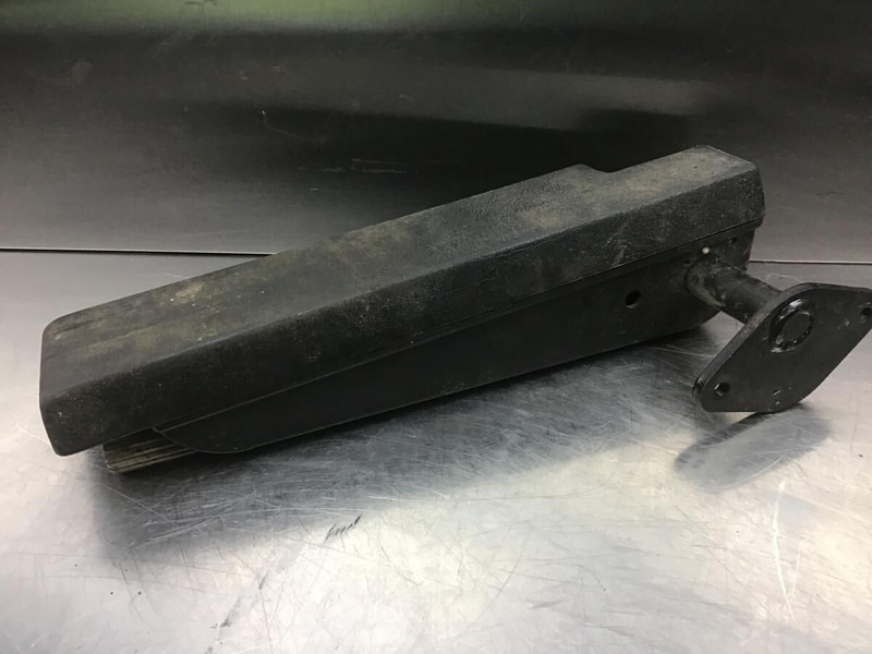 Liebherr R914STD - Кабіна й інтер'єр: фото 3 Liebherr R914STD - Кабіна й інтер'єр: фото 3