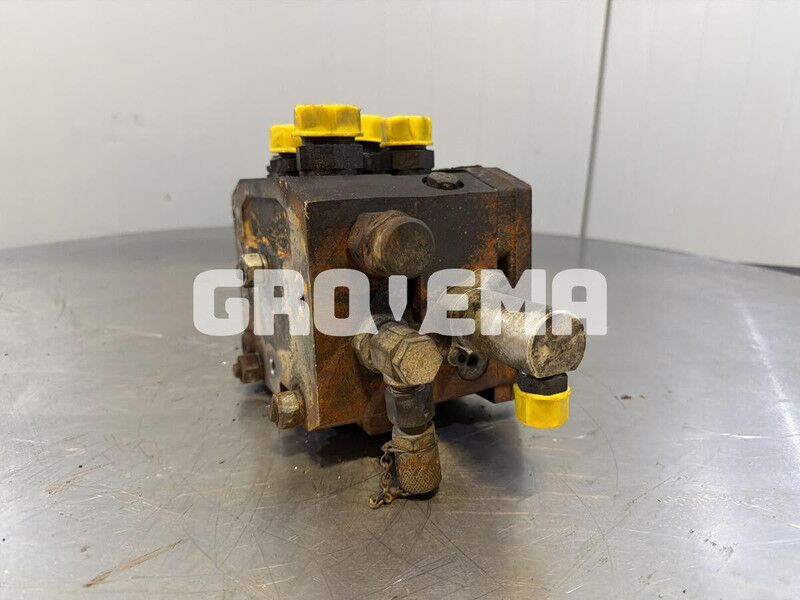 Liebherr R922 / R926 K-LC / R946 LC / R946 LC-V / R946 NLC / R922 Li / R922 LC / R922 ENGINE LIEBHERR / R926 LC / R920 / R920 LC / R920 N - Гідравліка: фото 3 Liebherr R922 / R926 K-LC / R946 LC / R946 LC-V / R946 NLC / R922 Li / R922 LC / R922 ENGINE LIEBHERR / R926 LC / R920 / R920 LC / R920 N - Гідравліка: фото 3