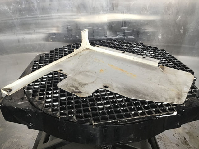 Liebherr R924 COMPACT - Капот: фото 4 Liebherr R924 COMPACT - Капот: фото 4