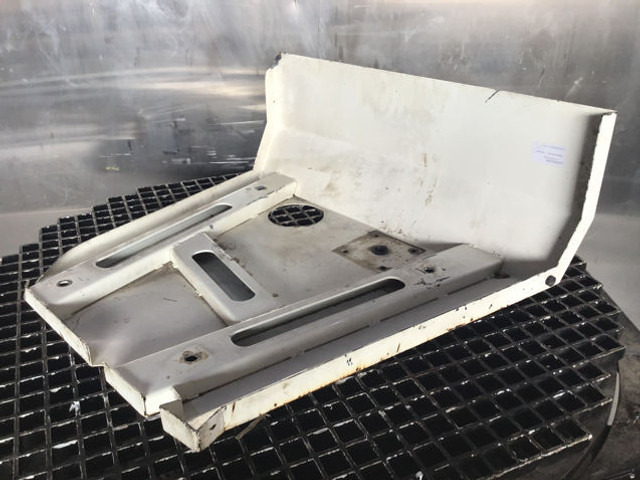 Liebherr R924 COMPACT - Капот: фото 3 Liebherr R924 COMPACT - Капот: фото 3