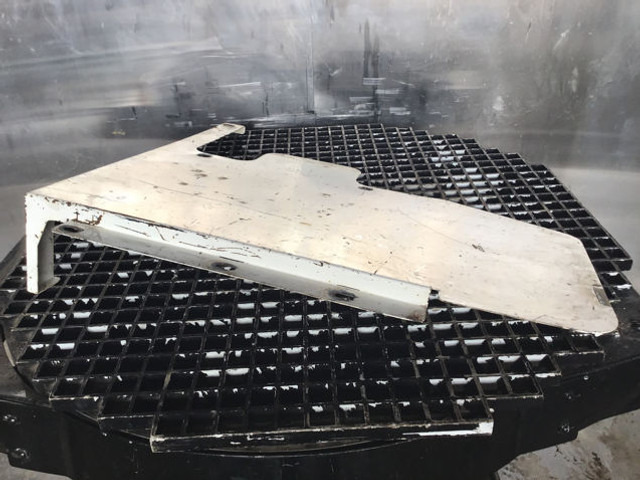 Liebherr R924 COMPACT - Капот: фото 2 Liebherr R924 COMPACT - Капот: фото 2