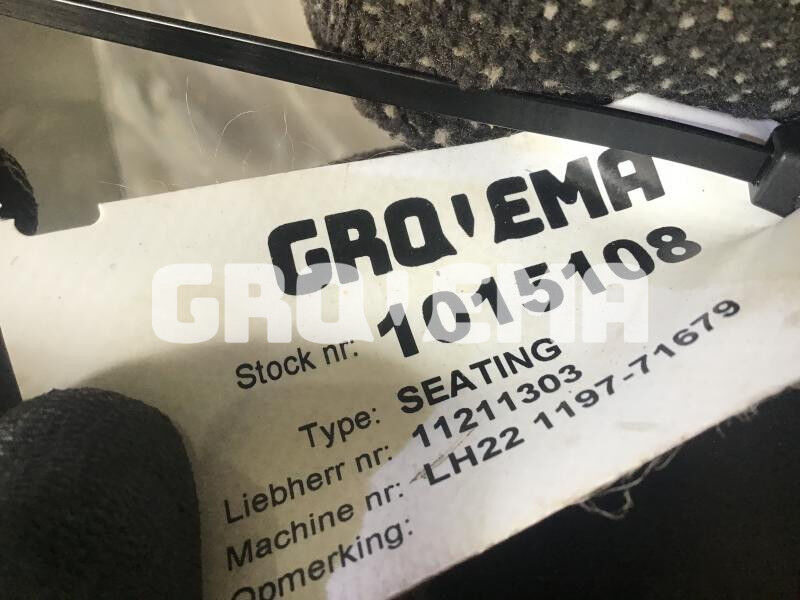 Liebherr R926 COMP / R946 LC / R946 LC-V / R946 NLC / R946 S-HD / R950 / R950 LC-V / R950 S-HD / R922 LC / R926 LC / R920 LC / R920 NLC / - Сидіння: фото 3 Liebherr R926 COMP / R946 LC / R946 LC-V / R946 NLC / R946 S-HD / R950 / R950 LC-V / R950 S-HD / R922 LC / R926 LC / R920 LC / R920 NLC / - Сидіння: фото 3