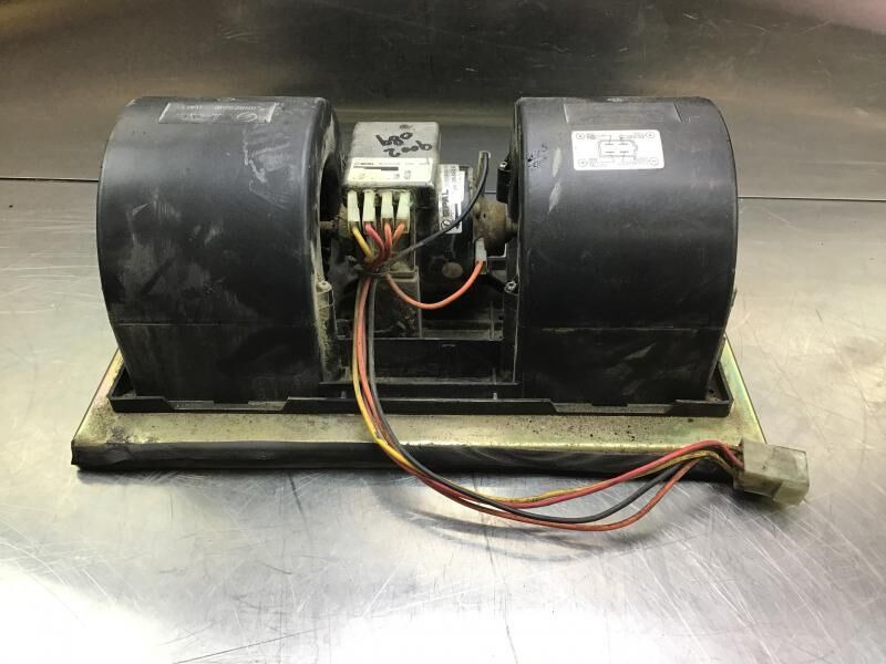 Liebherr R946 LC / R946 NLC / R956 / R976 / R926 LC / R920 / R920 LC - Моторчик пічки: фото 3 Liebherr R946 LC / R946 NLC / R956 / R976 / R926 LC / R920 / R920 LC - Моторчик пічки: фото 3