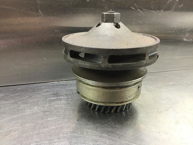 Liebherr Waterpump - Помпа: фото 3 Liebherr Waterpump - Помпа: фото 3