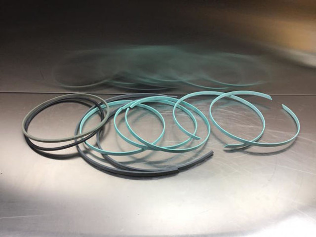 Liebherr Seal Kit - Запчастини: фото 4 Liebherr Seal Kit - Запчастини: фото 4