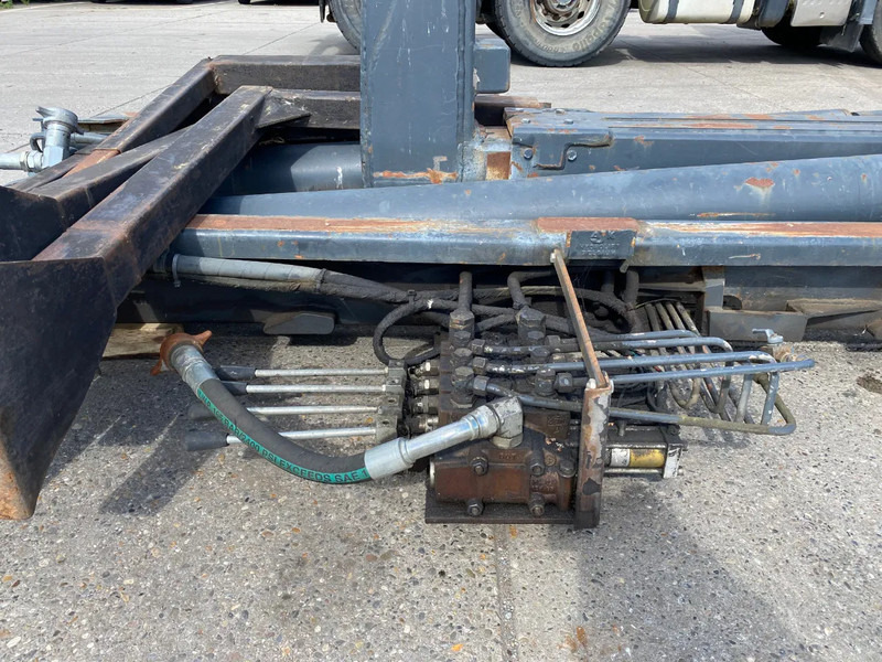 Volvo FM 440 6x4 / Hooklift and Tractor / Hub Reduction в лізинг Volvo FM 440 6x4 / Hooklift and Tractor / Hub Reduction: фото 15