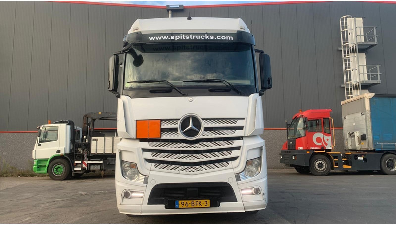 Mercedes-Benz Actros 1842 Dakspoiler + Koelkast - Тягач: фото 2 Mercedes-Benz Actros 1842 Dakspoiler + Koelkast - Тягач: фото 2