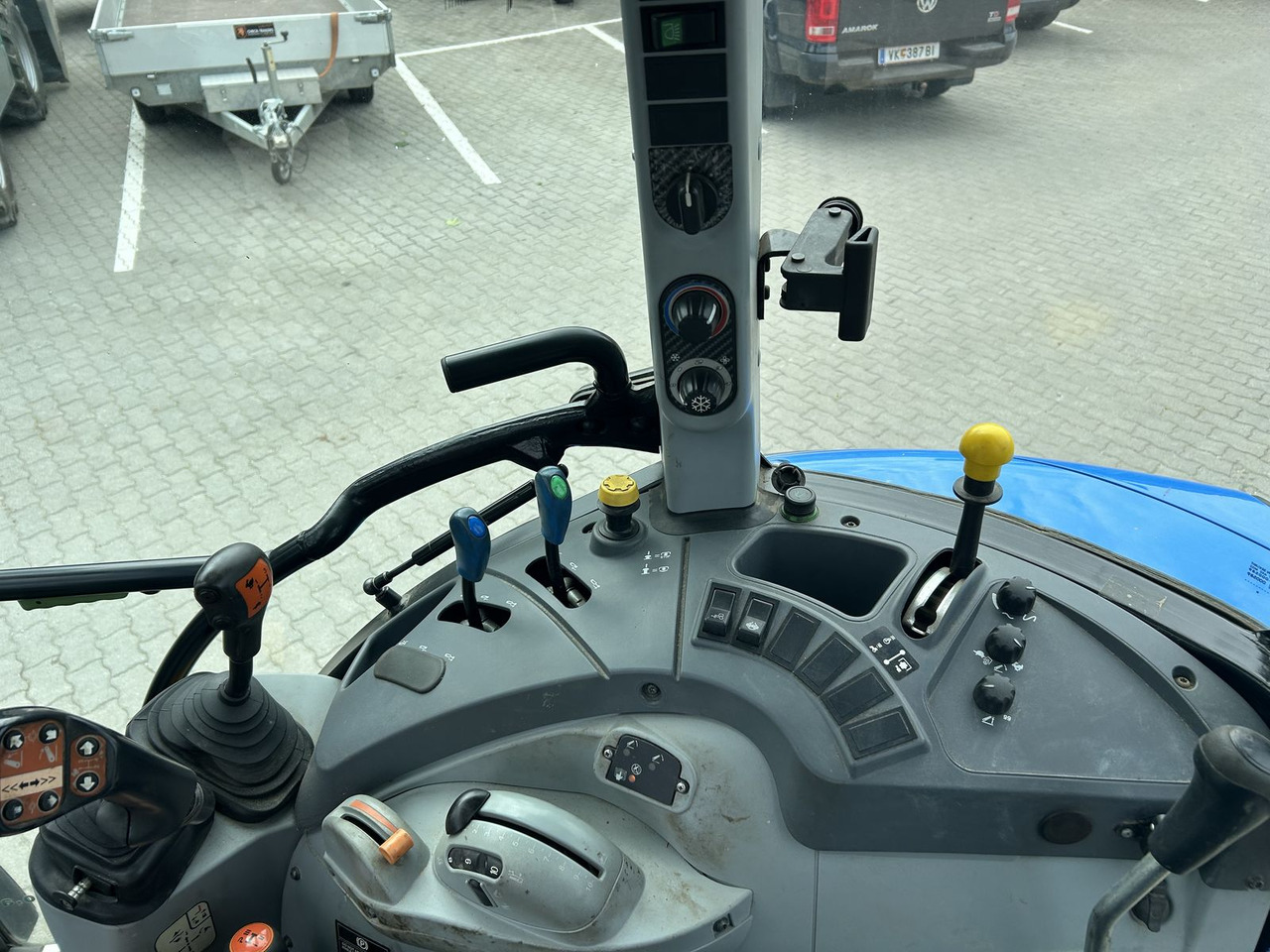 Трактор New Holland T4.105: фото 6