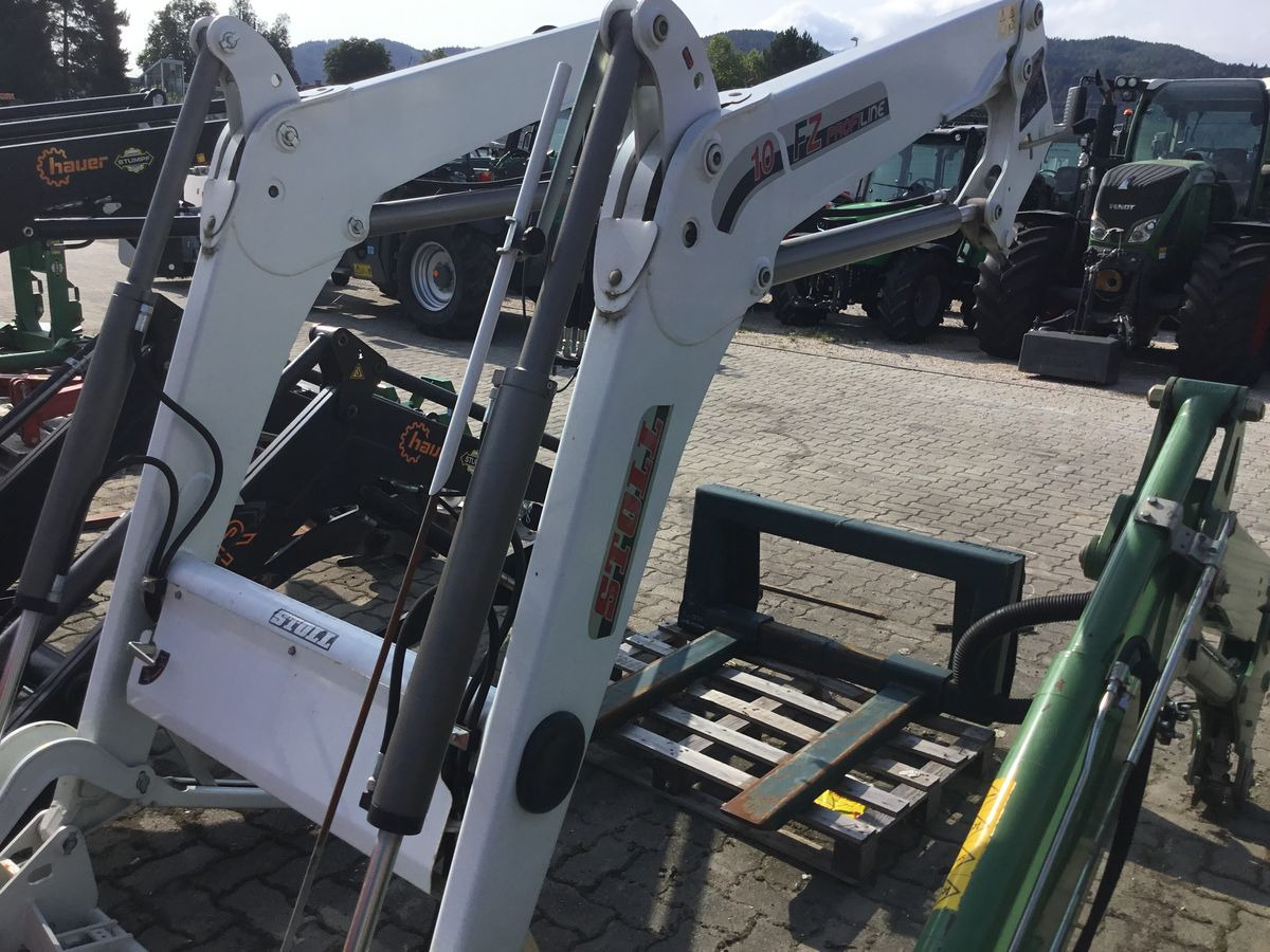 Stoll Profi Line FZ10 - Фронтальний навантажувач для трактора: фото 1 Stoll Profi Line FZ10 - Фронтальний навантажувач для трактора: фото 1