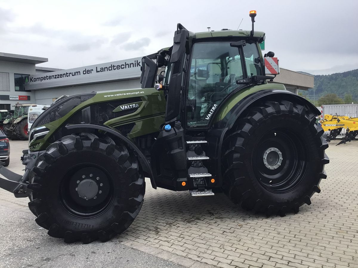 Valtra Q305 - Трактор: фото 3 Valtra Q305 - Трактор: фото 3