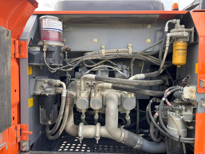 Гусеничний екскаватор Hitachi ZX 210 LC-5 B: фото 15