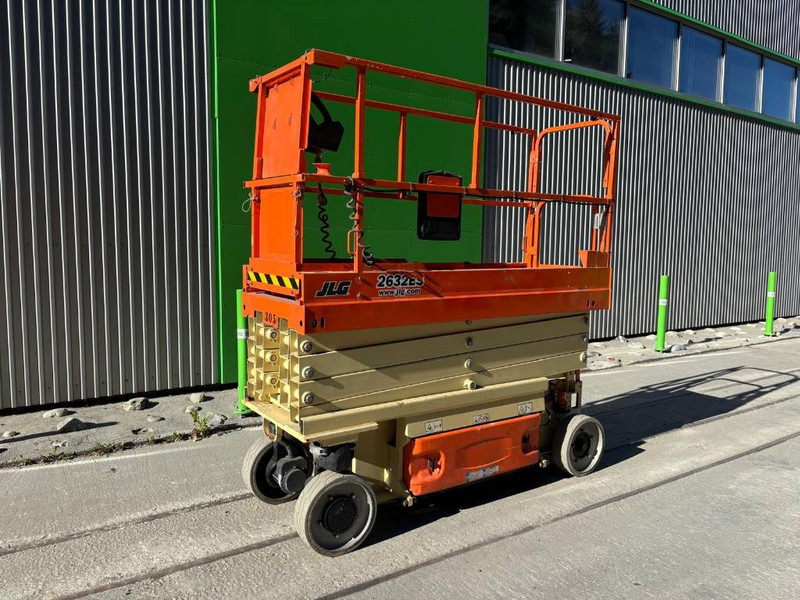Ножичний підйомник JLG 2632 ES: фото 1