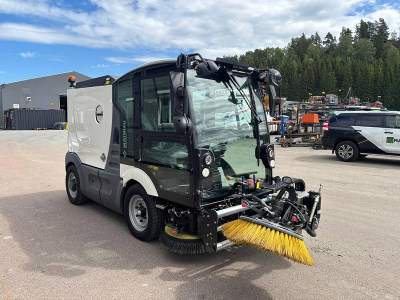 Mathieu MC-210 Azura Flex Street Sweeper - Підмітально-прибиральна машина: фото 2 Mathieu MC-210 Azura Flex Street Sweeper - Підмітально-прибиральна машина: фото 2