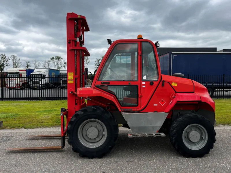 Manitou M30-4 4X4 - Навантажувач підвищеної прохідності: фото 3 Manitou M30-4 4X4 - Навантажувач підвищеної прохідності: фото 3