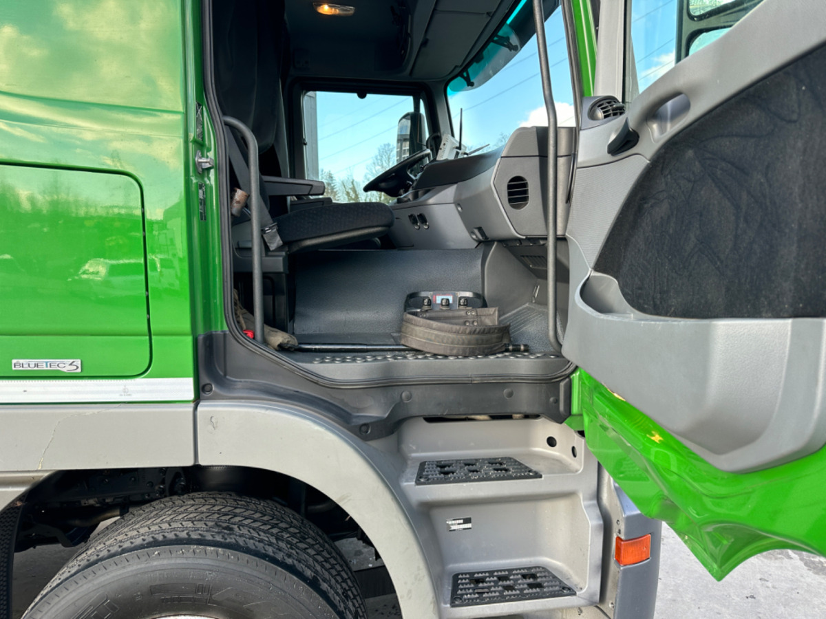 MERCEDES 2551 V8 6x2 Fassi 185-5 Bj.2020 - Самоскид вантажівка, Вантажівка з маніпулятором: фото 4 MERCEDES 2551 V8 6x2 Fassi 185-5 Bj.2020 - Самоскид вантажівка, Вантажівка з маніпулятором: фото 4