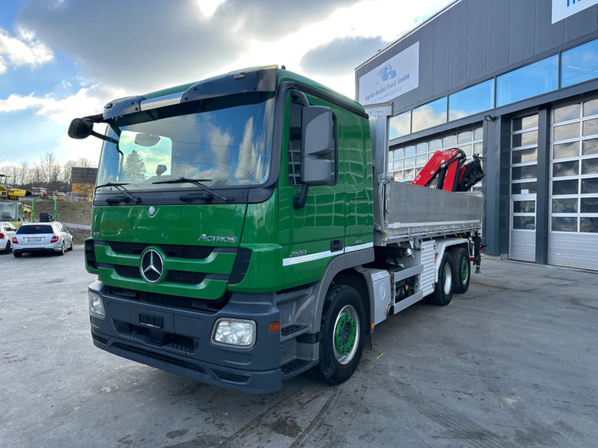 MERCEDES 2551 V8 6x2 Fassi 185-5 Bj.2020 - Самоскид вантажівка, Вантажівка з маніпулятором: фото 1 MERCEDES 2551 V8 6x2 Fassi 185-5 Bj.2020 - Самоскид вантажівка, Вантажівка з маніпулятором: фото 1