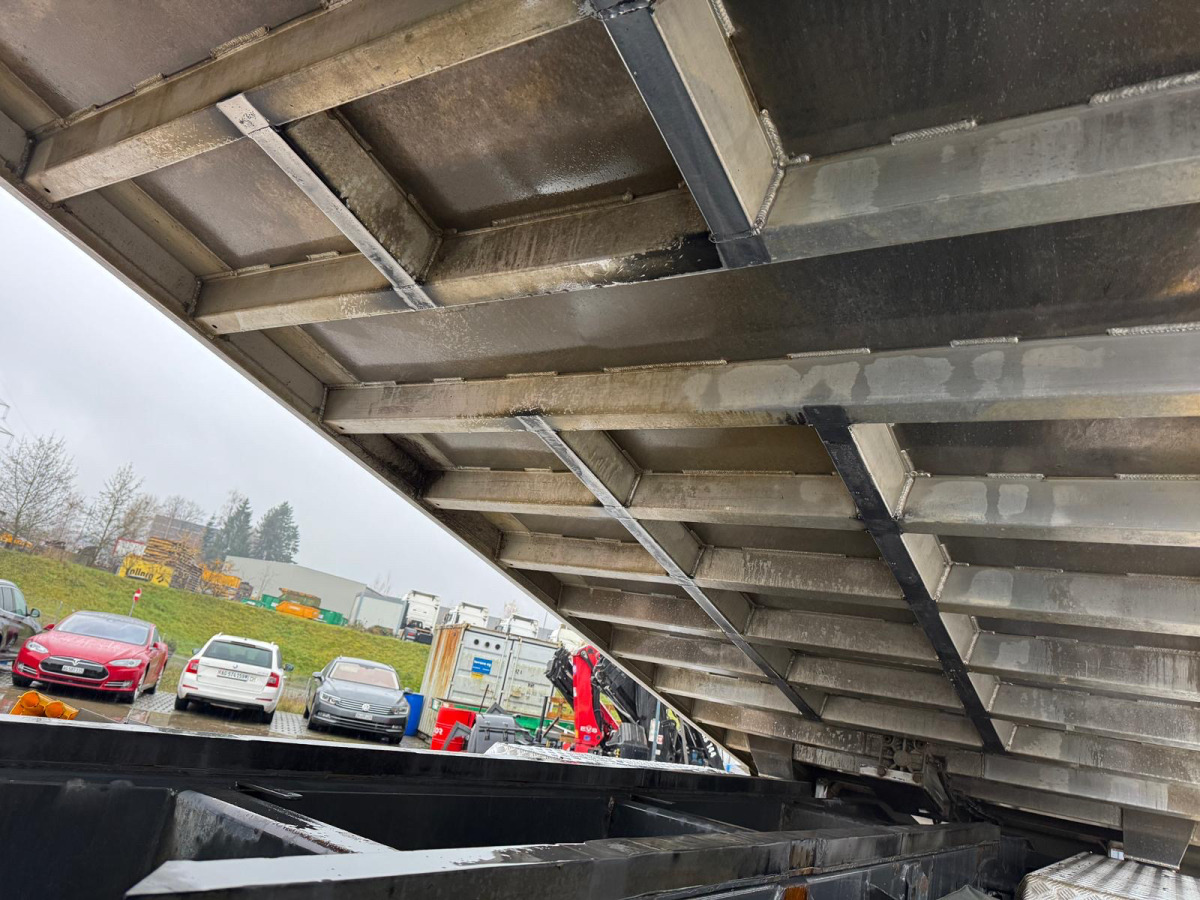 Самоскид вантажівка MERCEDES 3248 8x4 Rückwärtskipper 15m3: фото 13 Самоскид вантажівка MERCEDES 3248 8x4 Rückwärtskipper 15m3: фото 13