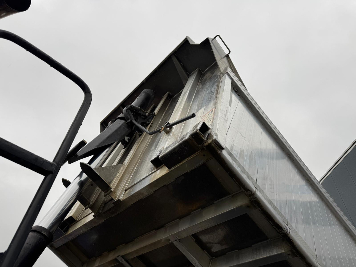 Самоскид вантажівка MERCEDES 3248 8x4 Rückwärtskipper 15m3: фото 12 Самоскид вантажівка MERCEDES 3248 8x4 Rückwärtskipper 15m3: фото 12