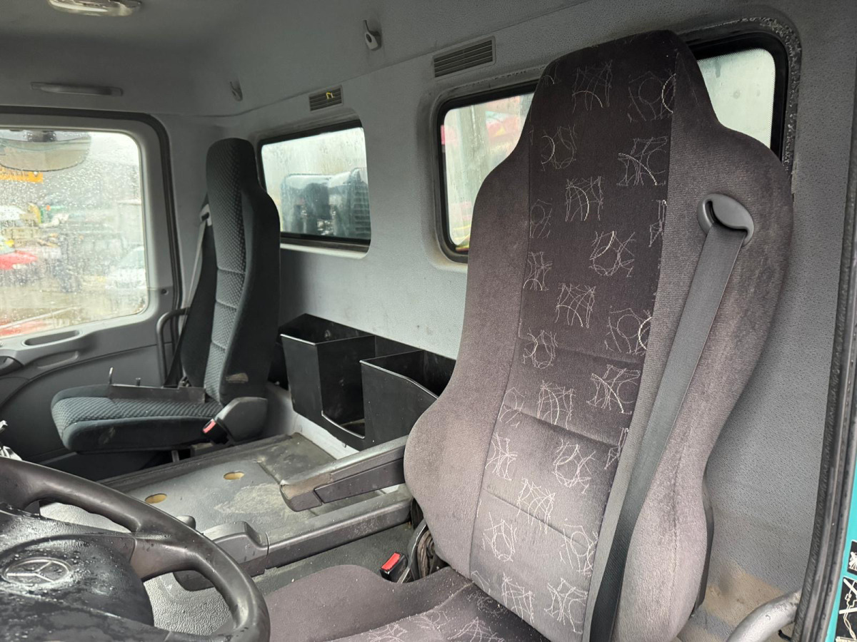 Самоскид вантажівка MERCEDES 3248 8x4 Rückwärtskipper 15m3: фото 17 Самоскид вантажівка MERCEDES 3248 8x4 Rückwärtskipper 15m3: фото 17