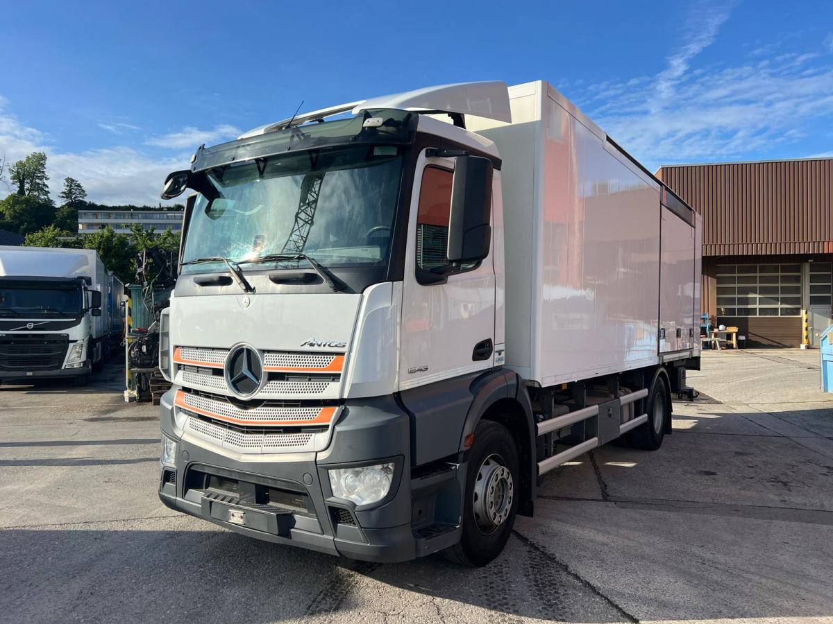 MERCEDES 4x Antos 1843 4x2 Kühler - Рефрижератор вантажівка: фото 1 MERCEDES 4x Antos 1843 4x2 Kühler - Рефрижератор вантажівка: фото 1