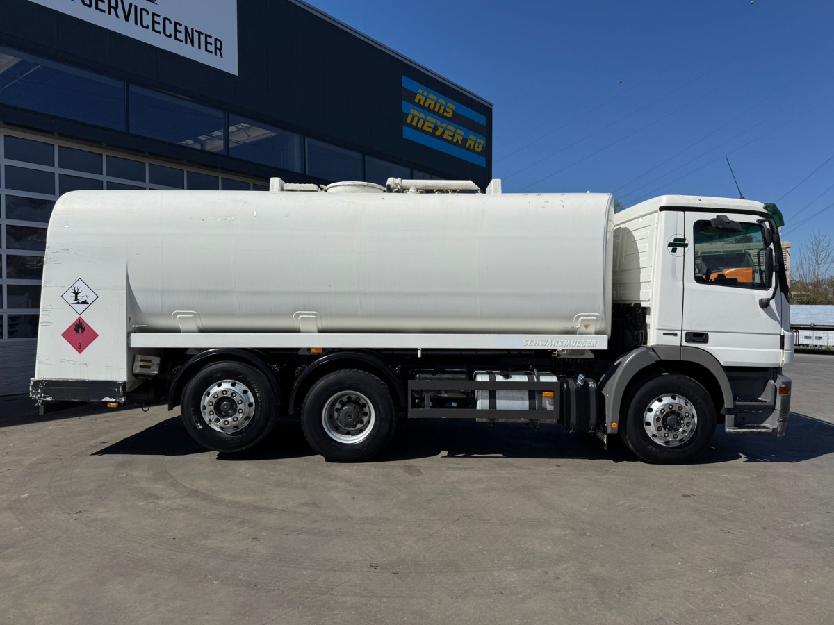 MERCEDES Actros 2541 6x2 Schwarzmüller 21260L - Вантажівка цистерна: фото 4 MERCEDES Actros 2541 6x2 Schwarzmüller 21260L - Вантажівка цистерна: фото 4