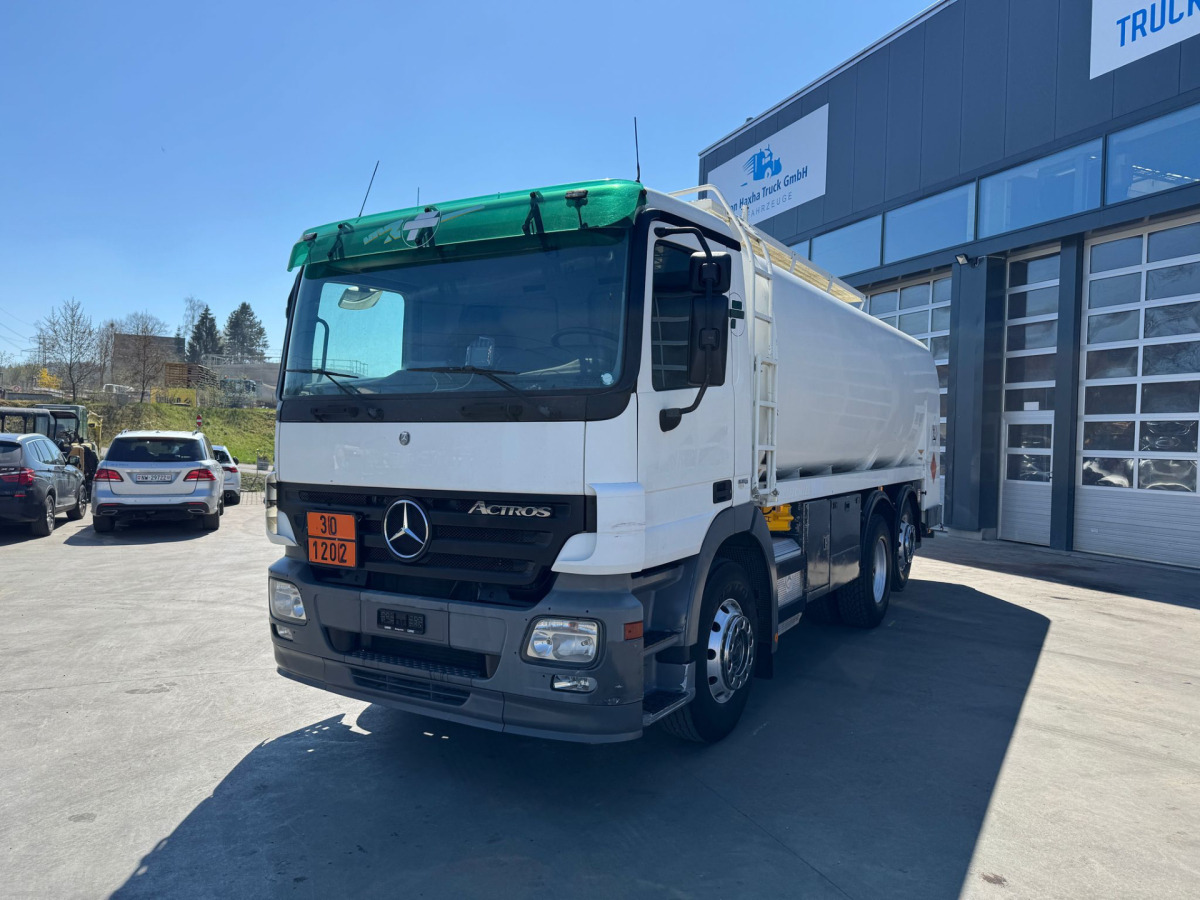 MERCEDES Actros 2541 6x2 Schwarzmüller 21260L - Вантажівка цистерна: фото 1 MERCEDES Actros 2541 6x2 Schwarzmüller 21260L - Вантажівка цистерна: фото 1
