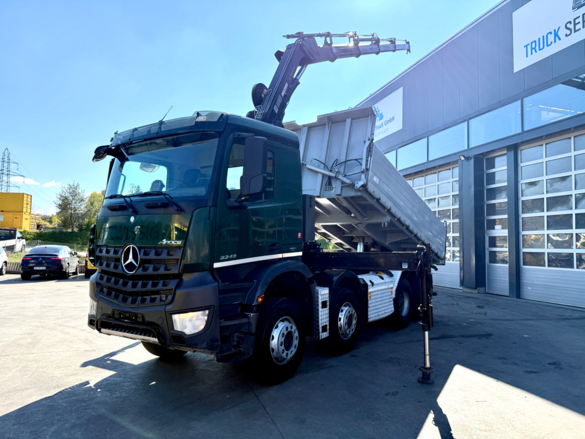 MERCEDES Arocs 3242 8x4 Hiab 166-4 - Самоскид вантажівка, Вантажівка з маніпулятором: фото 3 MERCEDES Arocs 3242 8x4 Hiab 166-4 - Самоскид вантажівка, Вантажівка з маніпулятором: фото 3