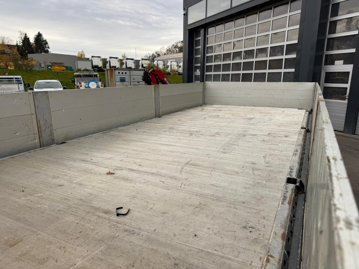 Вантажівка з маніпулятором MERCEDES Arocs 3251 8x4 Fassi 660 6-6: фото 11 Вантажівка з маніпулятором MERCEDES Arocs 3251 8x4 Fassi 660 6-6: фото 11