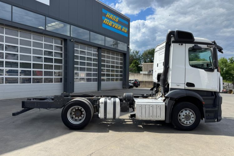 Mercedes-Benz Antos 1851 4x2 - Вантажівка шасі: фото 4 Mercedes-Benz Antos 1851 4x2 - Вантажівка шасі: фото 4