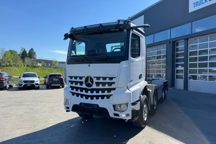 Mercedes-Benz Arocs 3251 8x4 - Гаковий мультиліфт вантажівка: фото 1 Mercedes-Benz Arocs 3251 8x4 - Гаковий мультиліфт вантажівка: фото 1