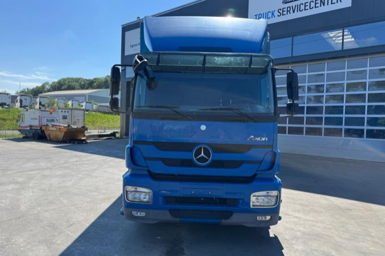 Mercedes-Benz Axor 1833 4x2 - Тентована вантажівка: фото 2 Mercedes-Benz Axor 1833 4x2 - Тентована вантажівка: фото 2