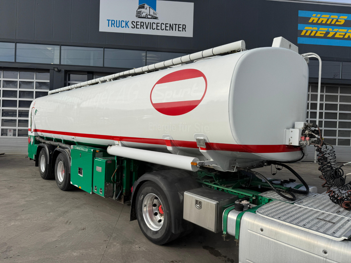 SCHWARZMÜLLER Tank 32'770L 3 Kammern - Напівпричіп цистерна: фото 2 SCHWARZMÜLLER Tank 32'770L 3 Kammern - Напівпричіп цистерна: фото 2