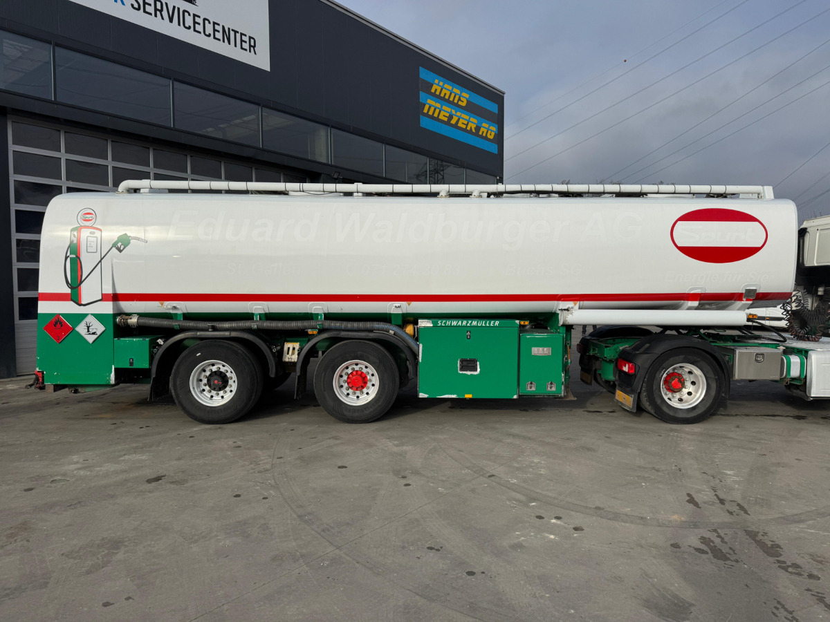 SCHWARZMÜLLER Tank 32'770L 3 Kammern - Напівпричіп цистерна: фото 3 SCHWARZMÜLLER Tank 32'770L 3 Kammern - Напівпричіп цистерна: фото 3