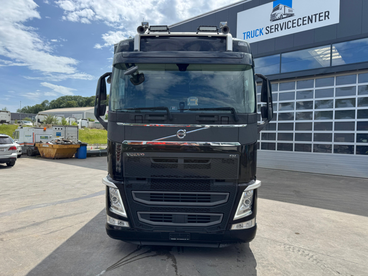 VOLVO FH-540 6x2 - Тентована вантажівка: фото 2 VOLVO FH-540 6x2 - Тентована вантажівка: фото 2