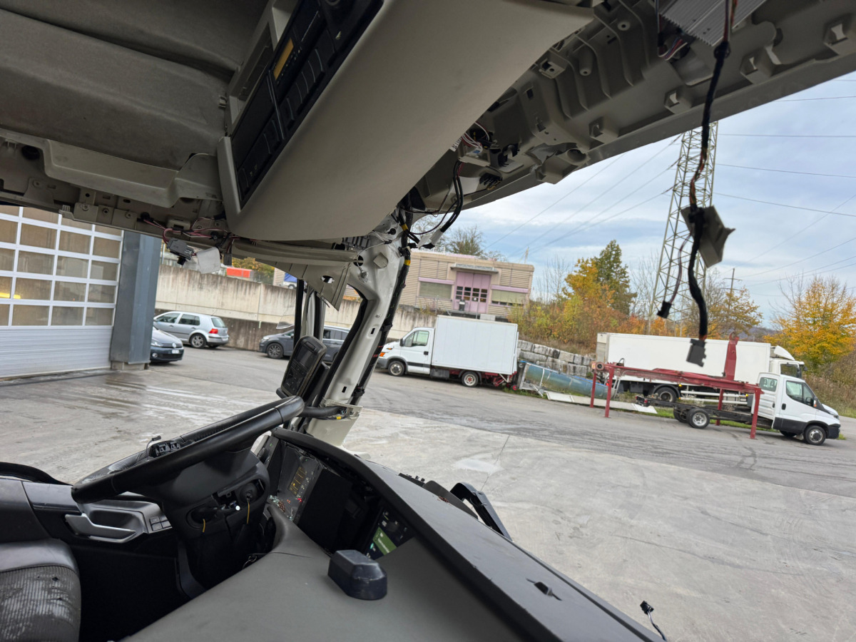 Вантажівка шасі VOLVO FH16-650 6x6 X-Track Unfall: фото 15