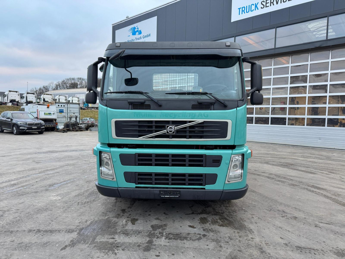 VOLVO FM-400 4x2 UT GIGANT 18T - Скіповий навантажувач вантажівка: фото 2 VOLVO FM-400 4x2 UT GIGANT 18T - Скіповий навантажувач вантажівка: фото 2