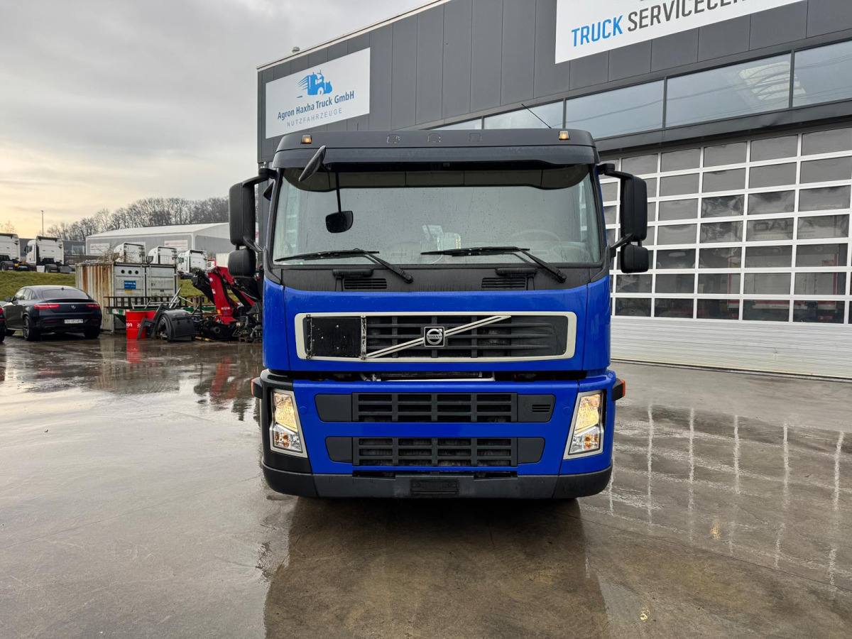 VOLVO FM-440 4x2 Tankwagen 13'500L - Вантажівка цистерна: фото 2 VOLVO FM-440 4x2 Tankwagen 13'500L - Вантажівка цистерна: фото 2