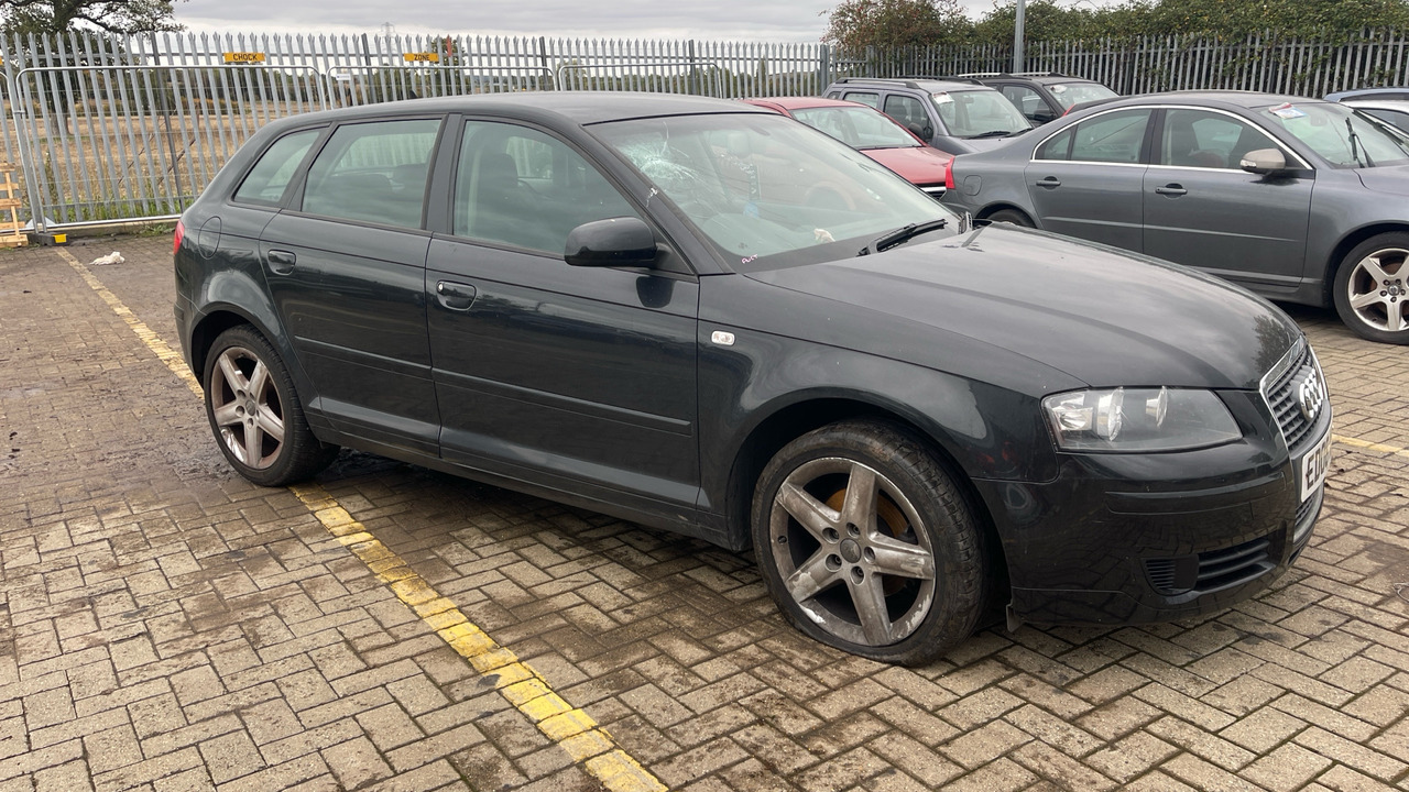 AUDI A3 1.9 TDI - Хетчбек: фото 1 AUDI A3 1.9 TDI - Хетчбек: фото 1