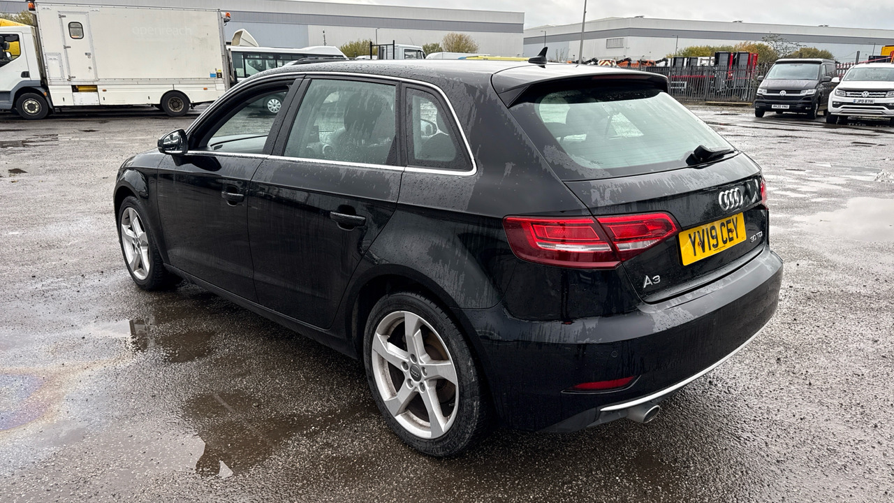 AUDI A3 30 TDI 116PS Sport S Tronic - Хетчбек: фото 3 AUDI A3 30 TDI 116PS Sport S Tronic - Хетчбек: фото 3