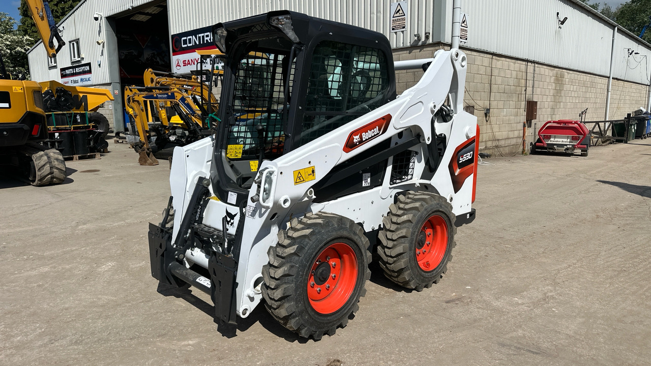BOBCAT S530 - Міні-навантажувач: фото 2 BOBCAT S530 - Міні-навантажувач: фото 2