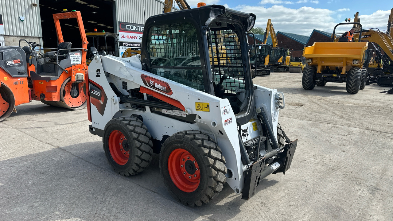 BOBCAT S550 - Міні-навантажувач: фото 1 BOBCAT S550 - Міні-навантажувач: фото 1