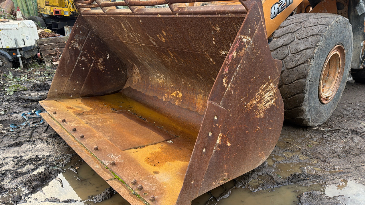 Колісний навантажувач CASE 821F: фото 12 Колісний навантажувач CASE 821F: фото 12