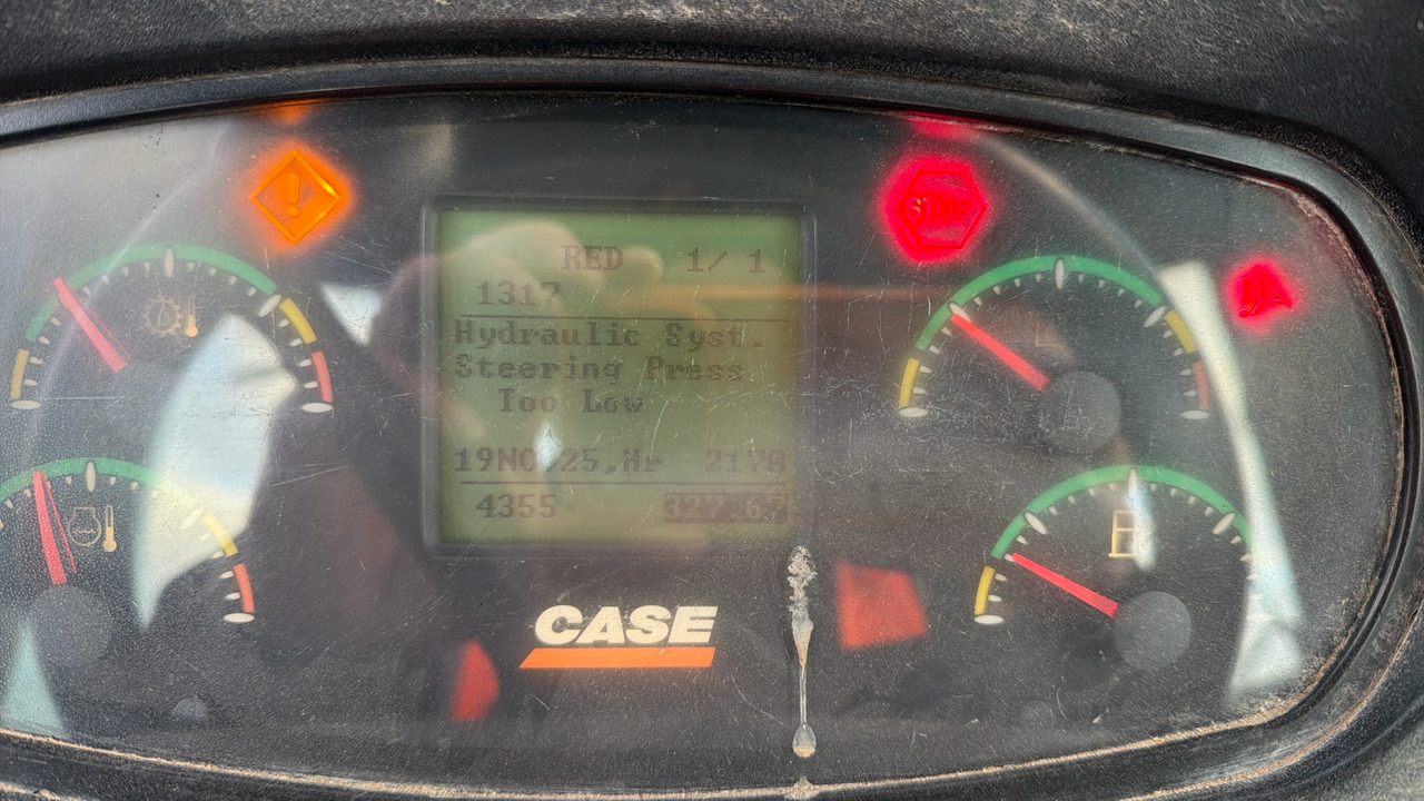 Колісний навантажувач CASE 821F: фото 6 Колісний навантажувач CASE 821F: фото 6