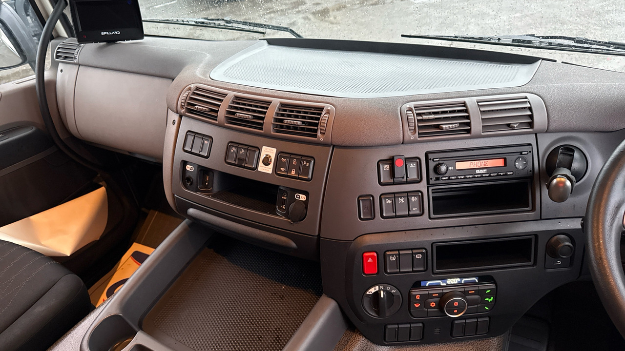 Тентована вантажівка DAF CF 260: фото 7